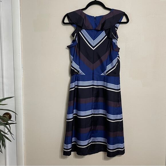 Banana Republic Silk Cutaway Striped Dress Blue Size 8 - Picture 4 of 6